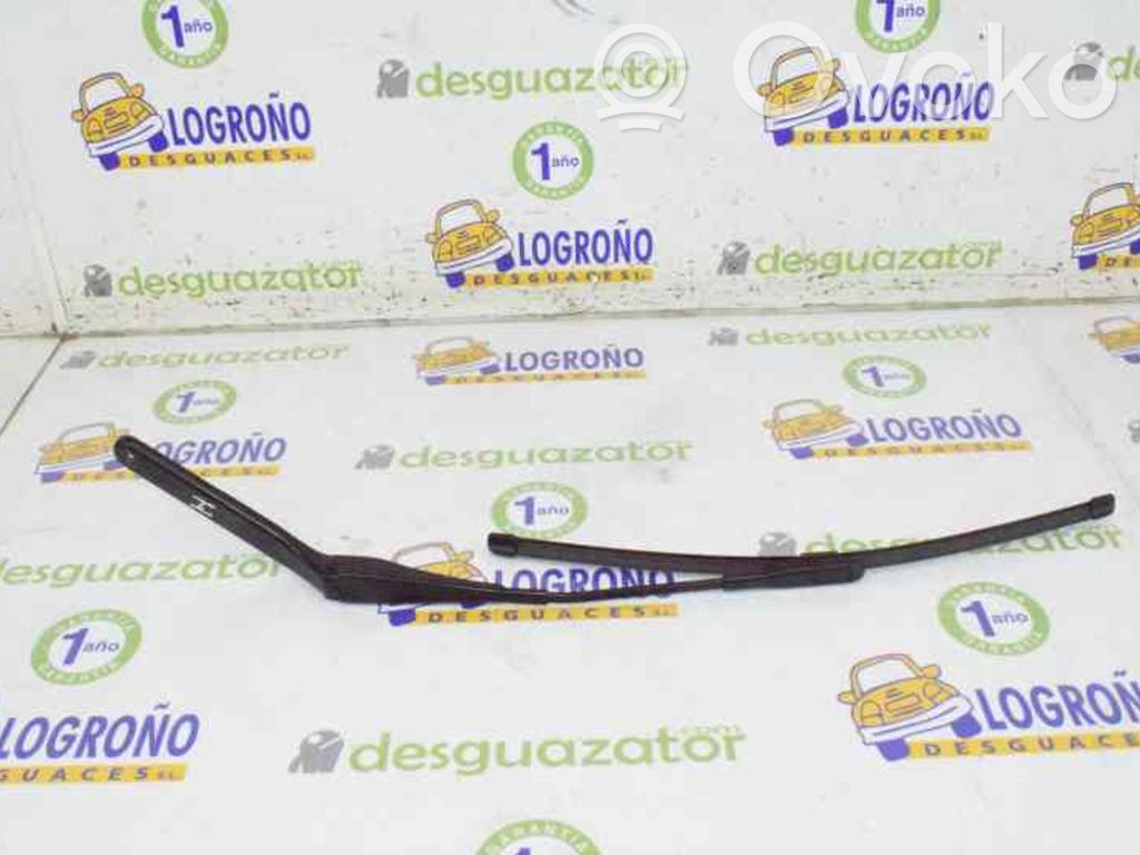 BMW 7 G11 G12 Brazo del limpiaparabrisas delantero 