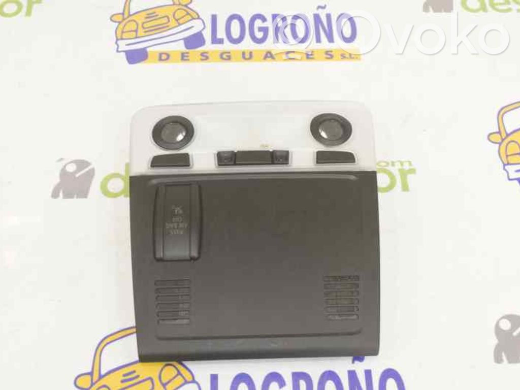 Front seat light   9137489,9137489,6932827