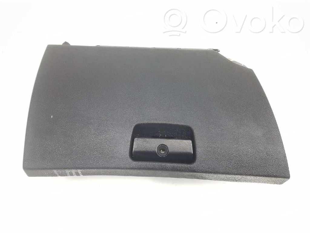 Guantera   51168408845,8408845