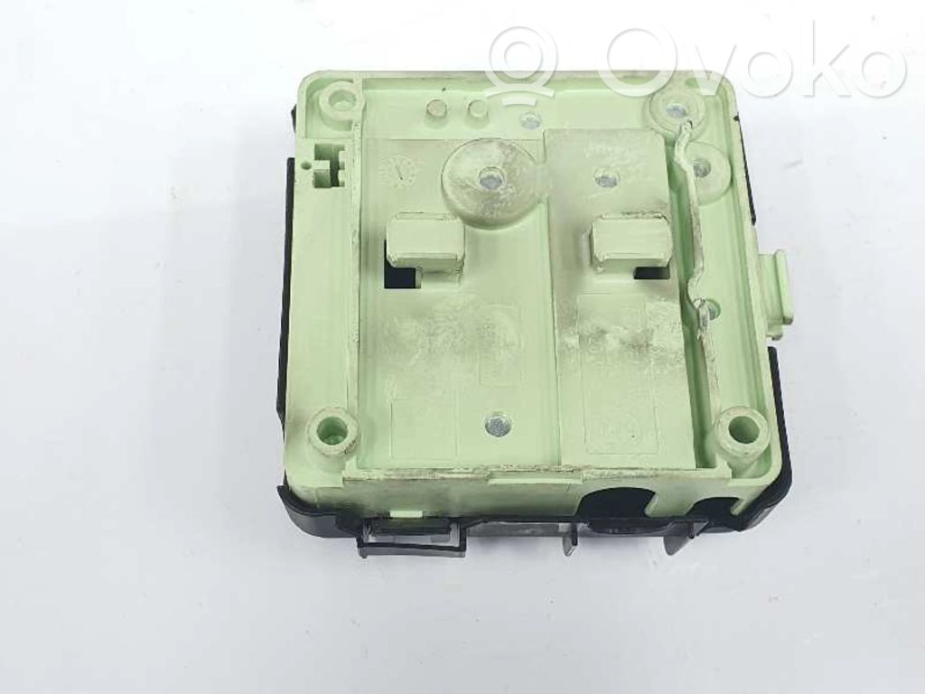 BMW 3 E90 E91 Fuse module 