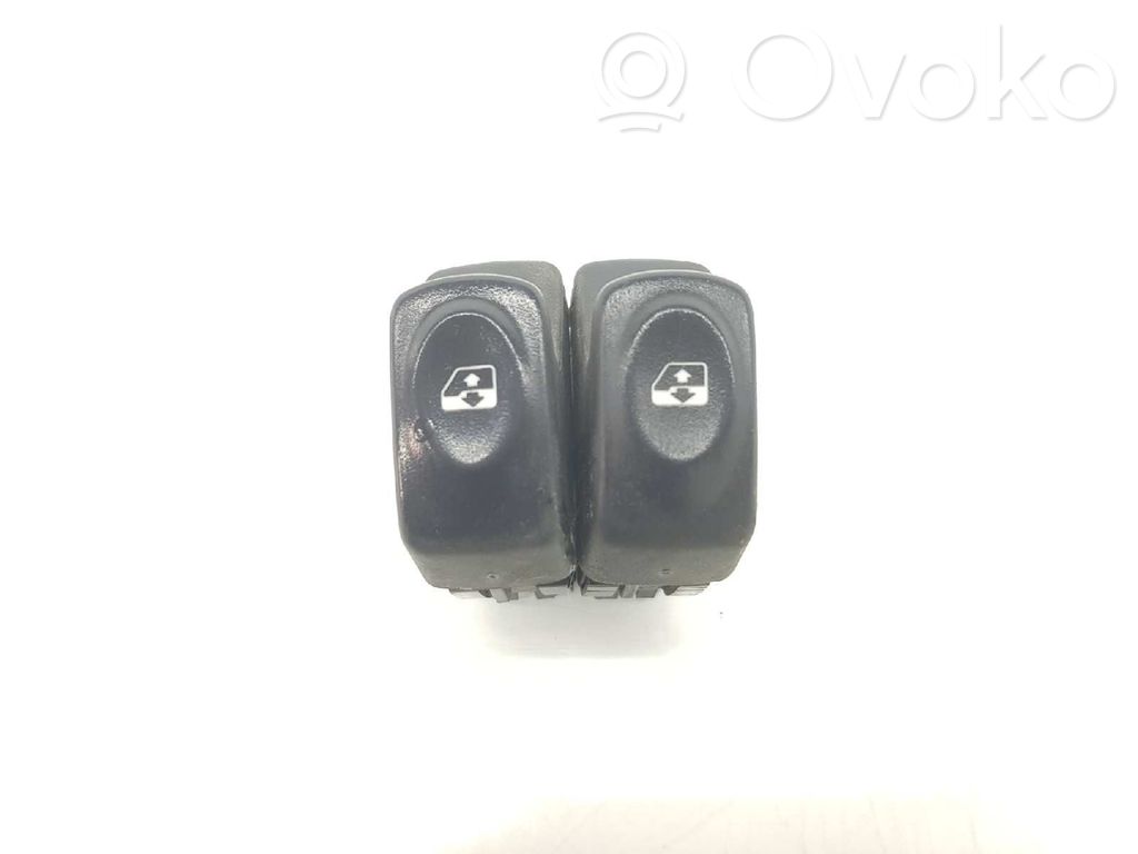 Renault Clio III Electric window control switch 
