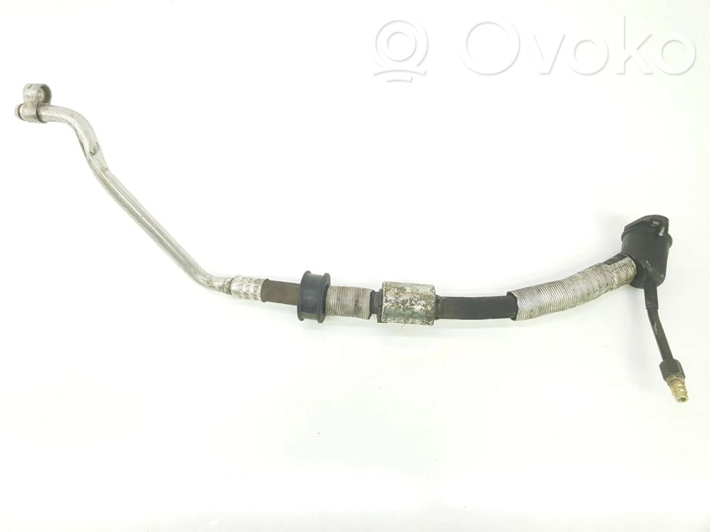 BMW 5 E39 Ilmastointilaitteen putki (A/C) 