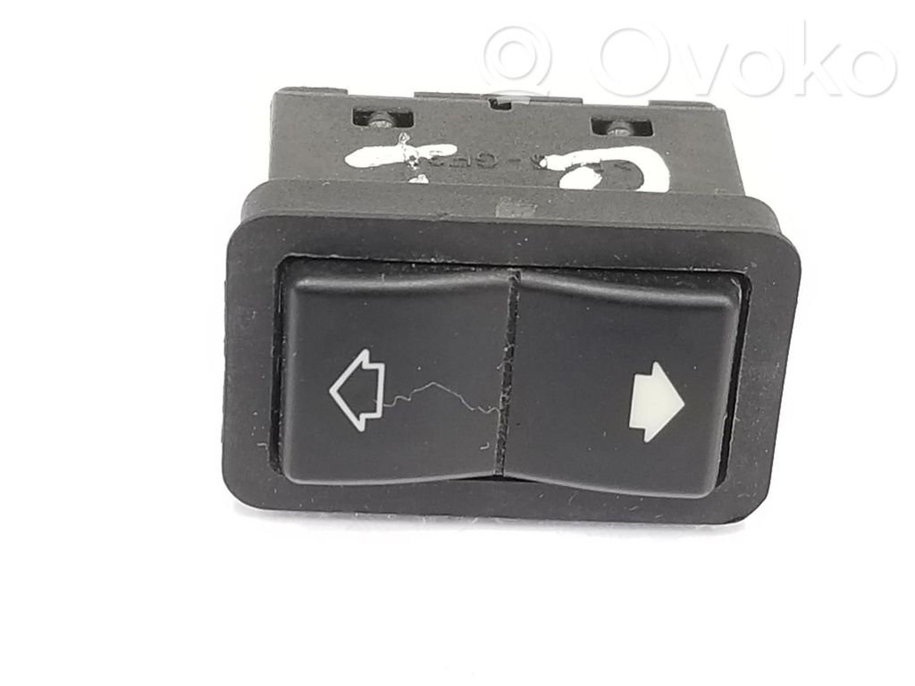 Electric window control switch   61318368974,8368974