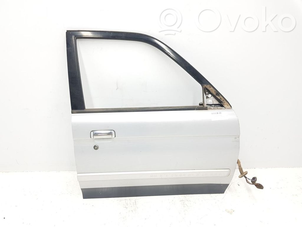 Mitsubishi Montero Puerta delantera 