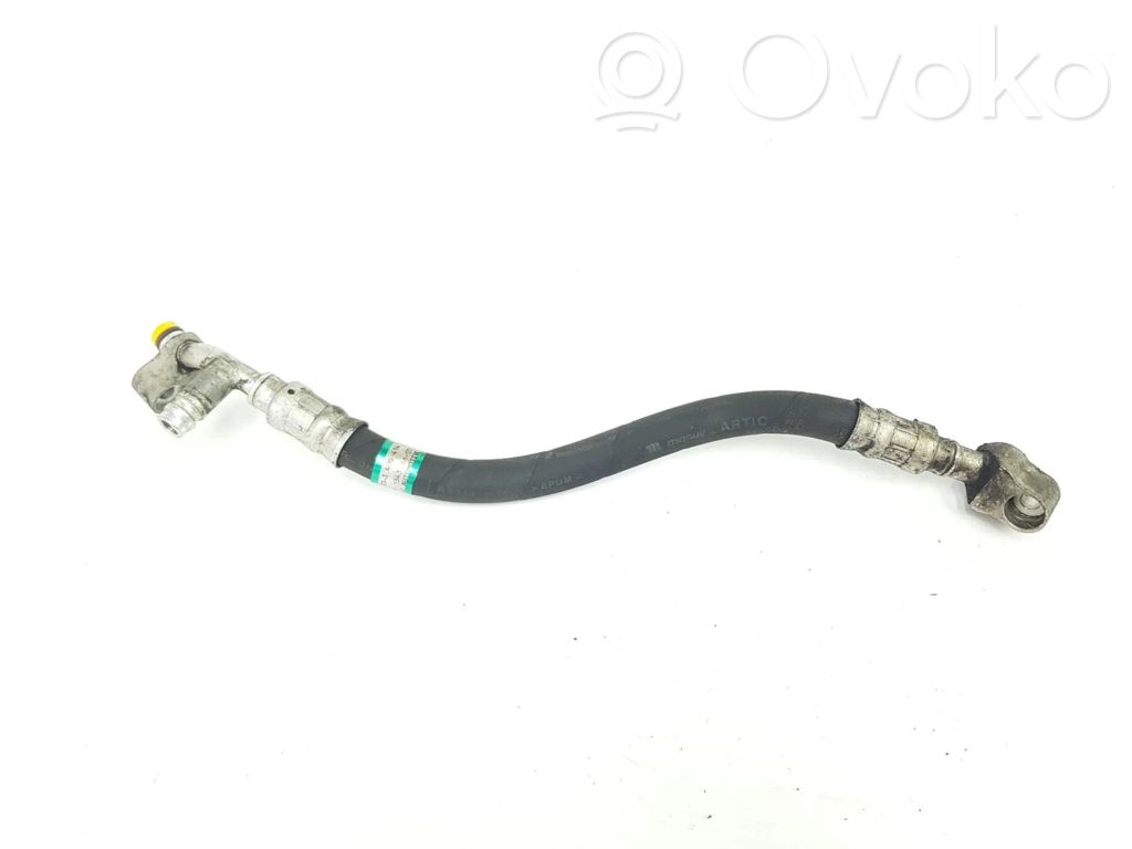 BMW 3 E90 E91 Ilmastointilaitteen putki (A/C) 