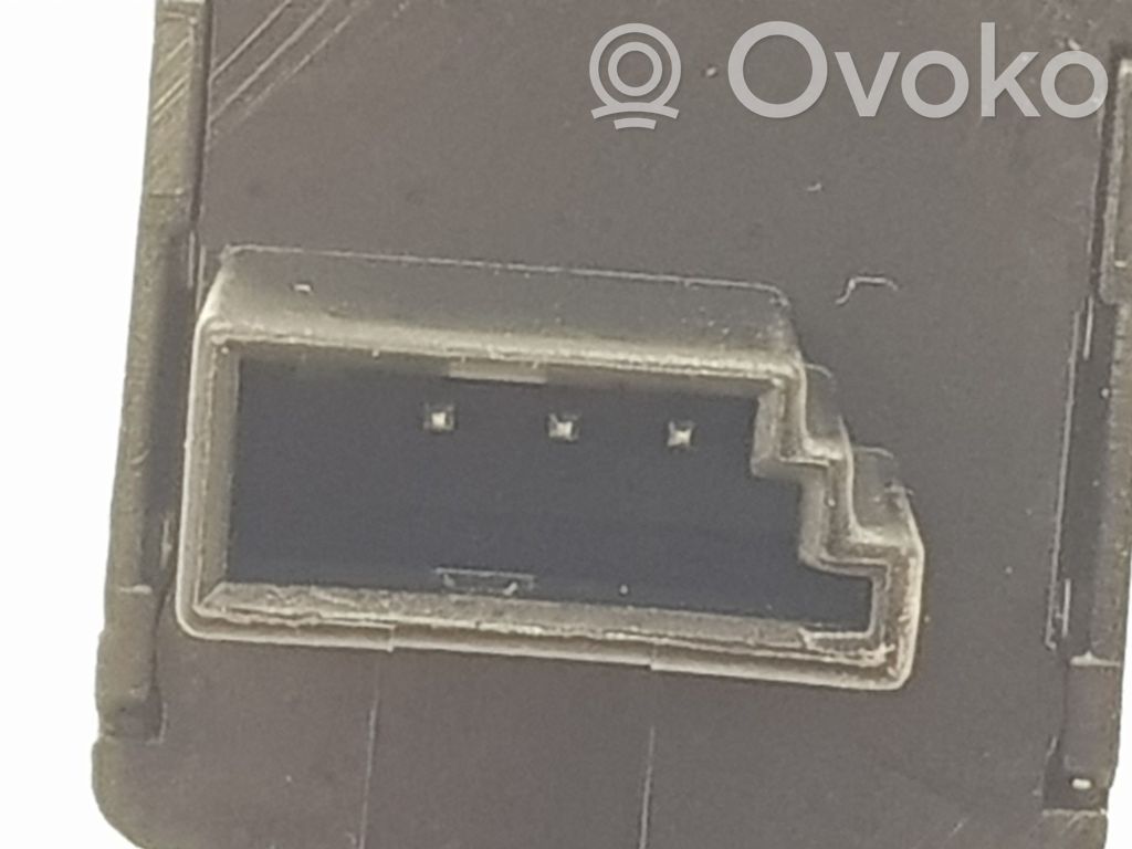 Interrupteur commade lève-vitre   61316945874,6945874