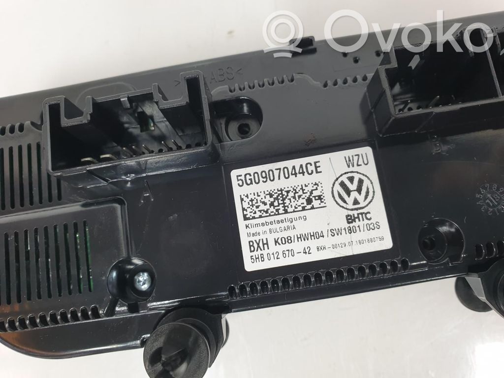 Volkswagen Golf VII Panel klimatyzacji 