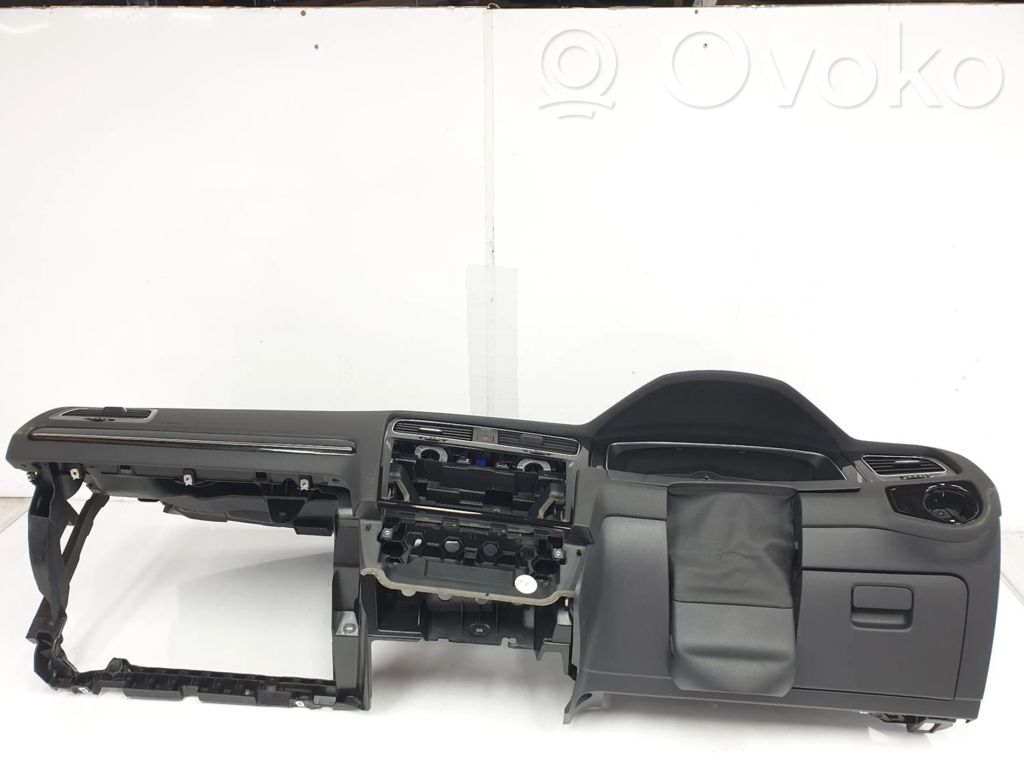 Volkswagen Golf VII Deska rozdzielcza 