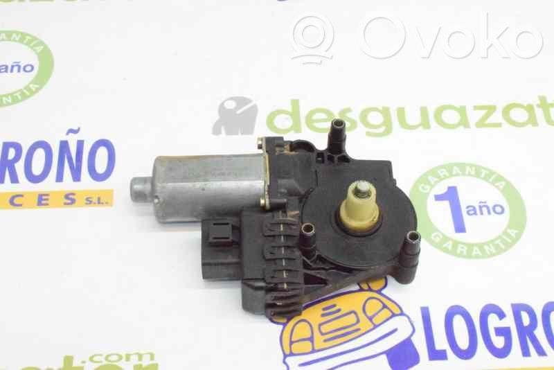 Motor del regulador de la ventanilla de la puerta delantera   4B0959802D,4B0959802D