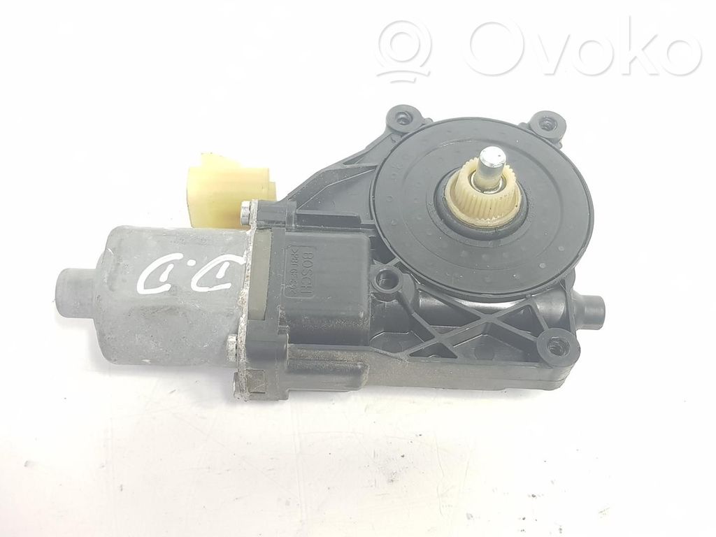 Chevrolet Orlando Silnik regulatora szyby drzwi przednich 