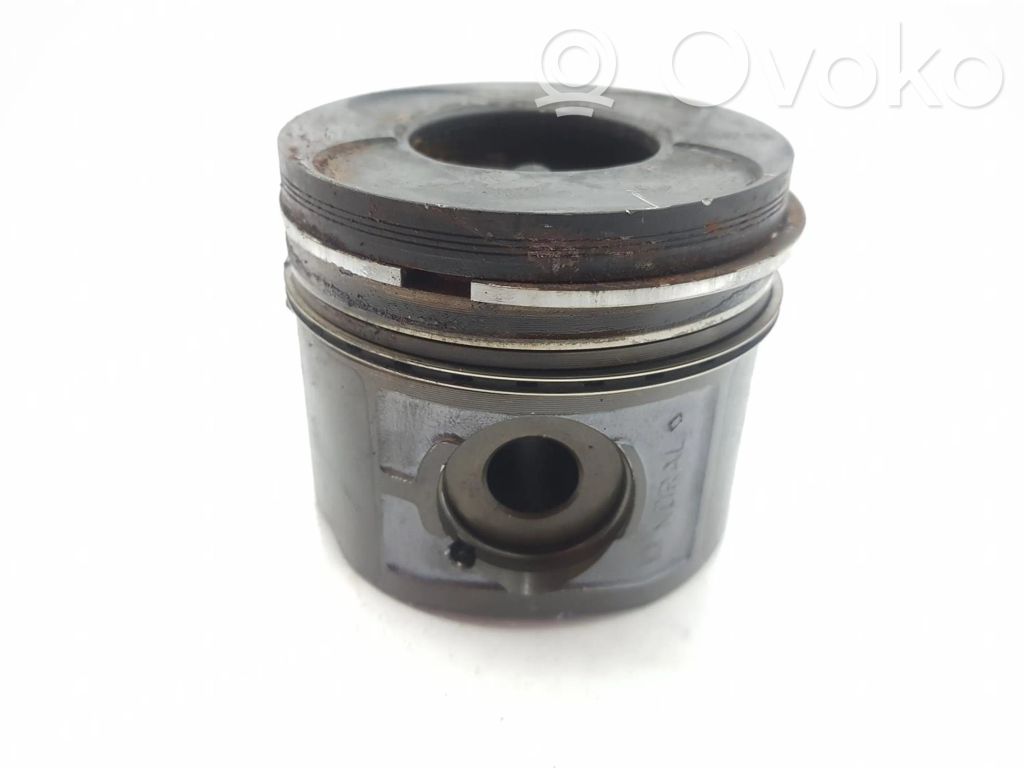 BMW X3 E83 Piston 