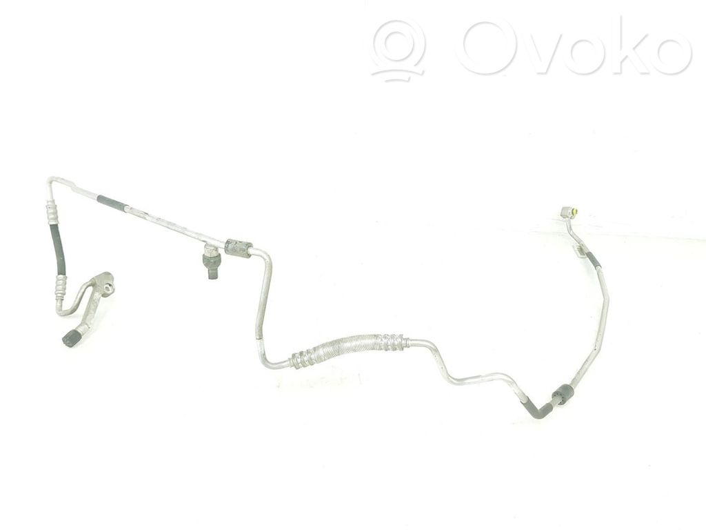 BMW 1 E82 E88 Ilmastointilaitteen putki (A/C) 