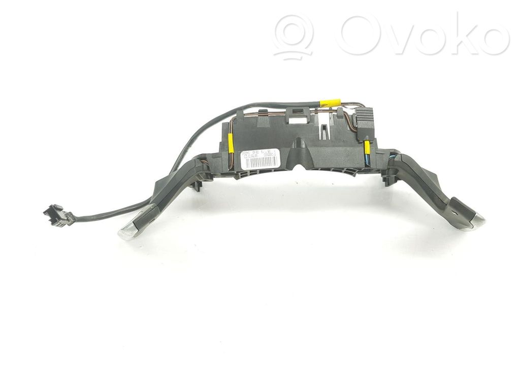 Peugeot 2008 I Boutons / interrupteurs volant