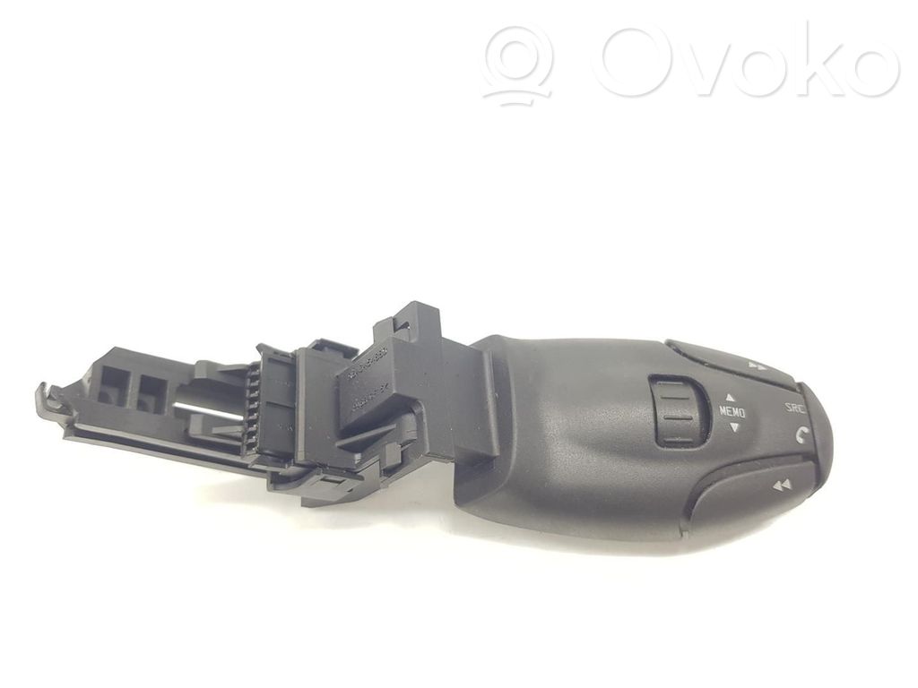 Peugeot 308 Pulsanti/interruttori sul volante 