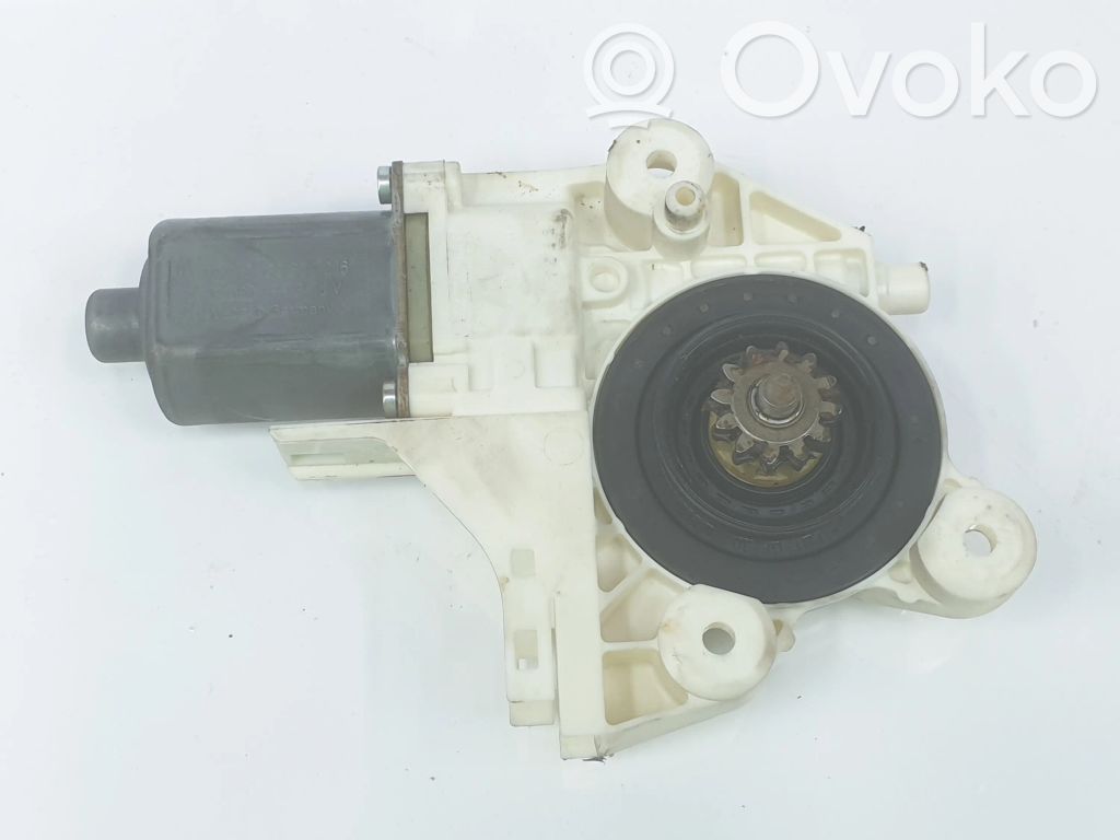 Silnik regulatora szyby drzwi przednich   1430369