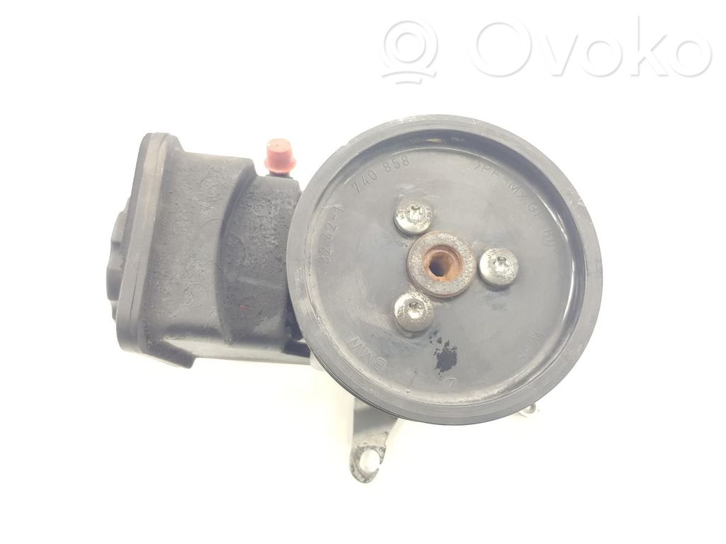 BMW 3 E90 E91 Power steering pump 