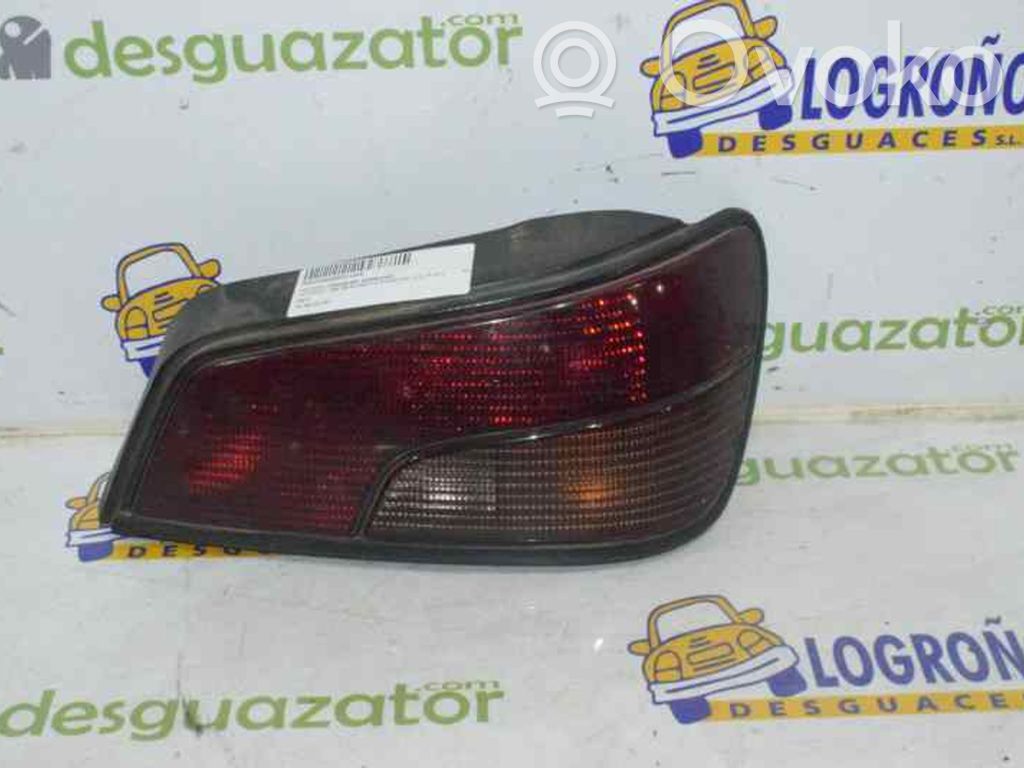 Peugeot 306 Aizmugurējais lukturis virsbūvē 
