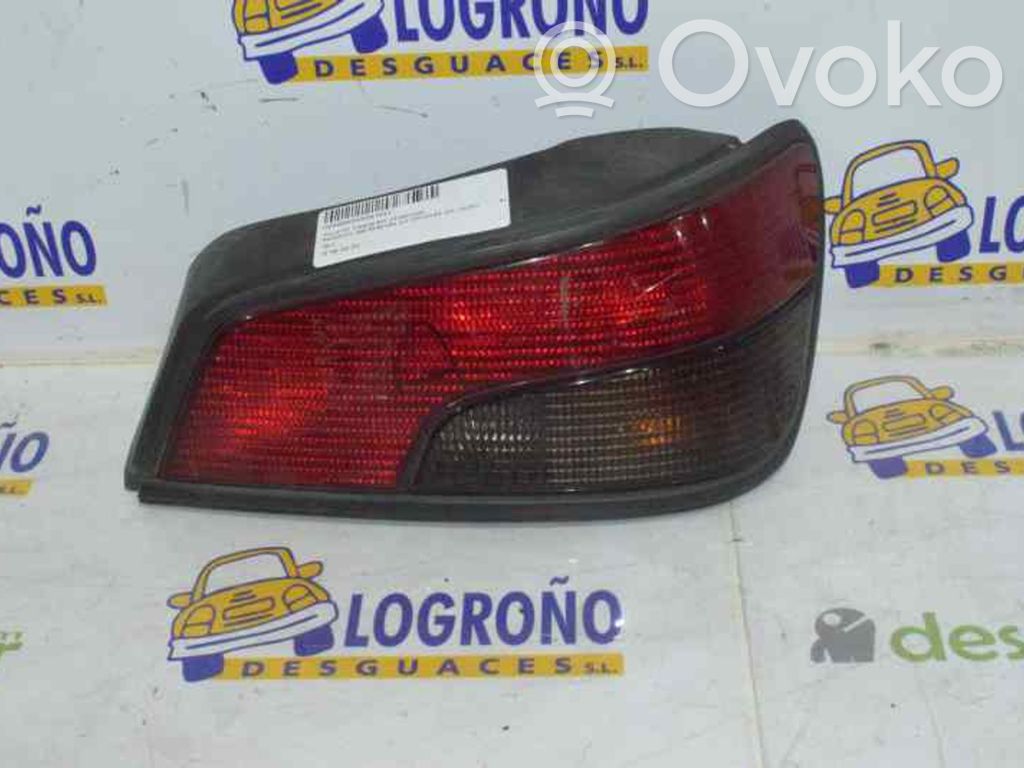 Peugeot 306 Aizmugurējais lukturis virsbūvē 