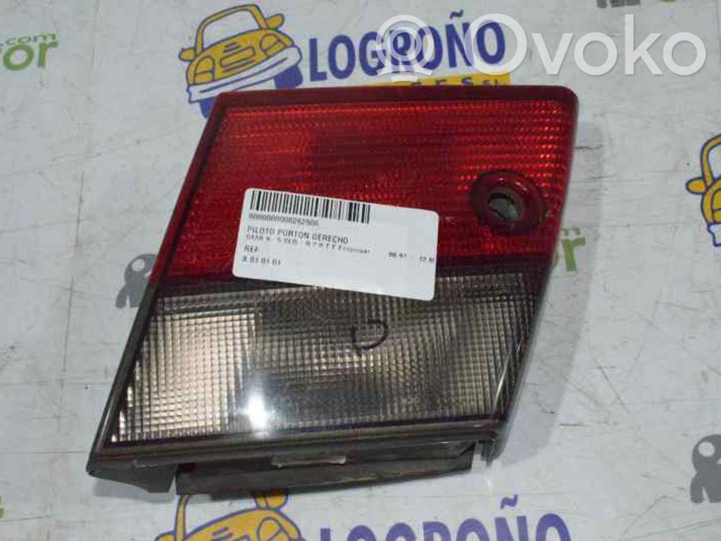 Saab 9-5 Aizmugurējais lukturis pārsegā 