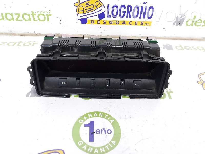 Bildschirm / Display / Anzeige   8750A042