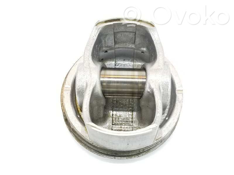 Toyota C-HR I Piston 