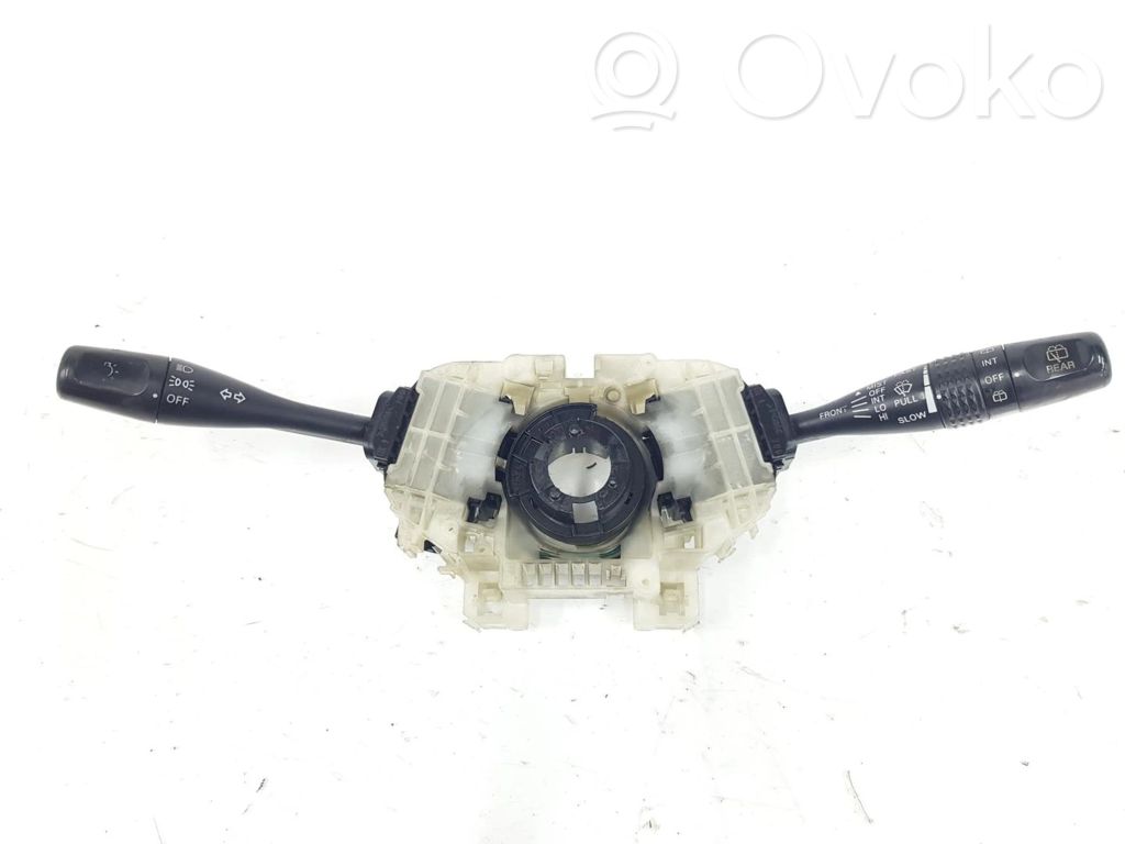 Mitsubishi Montero Butoane/comutatoare pe volan 