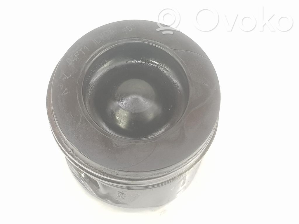 Nissan Qashqai Piston