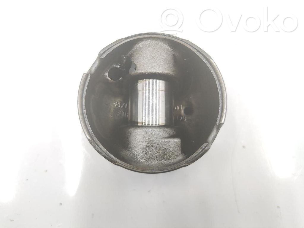 BMW X6 E71 Piston 