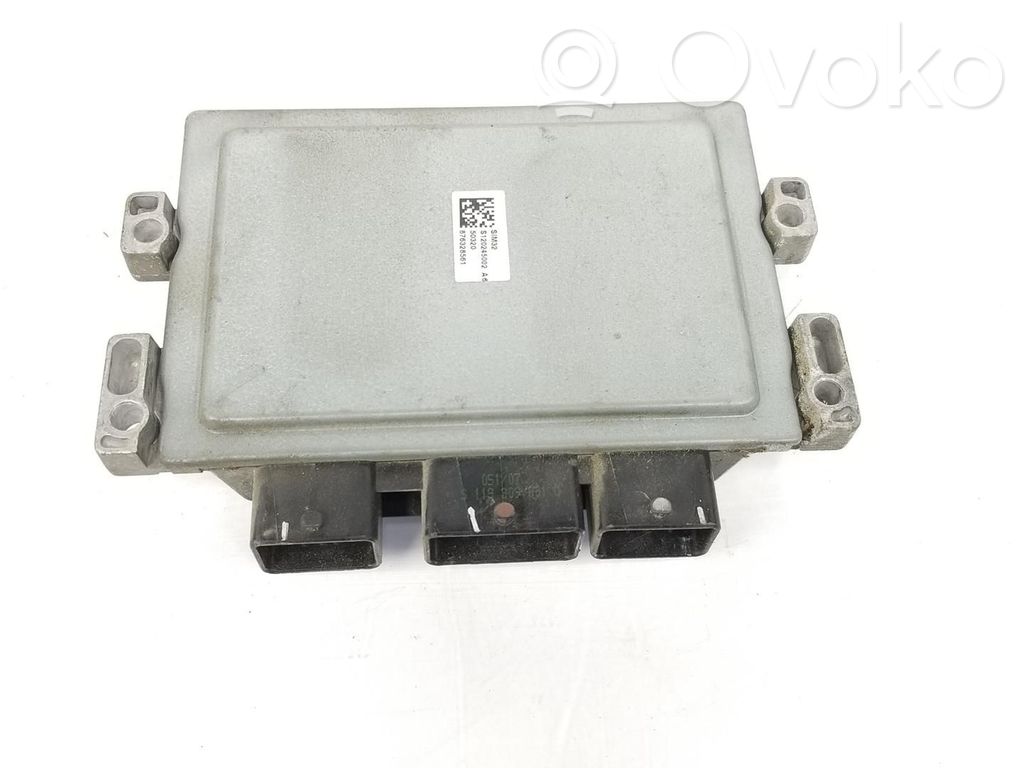 Unidad de control/módulo del motor   8200522357,8200522357