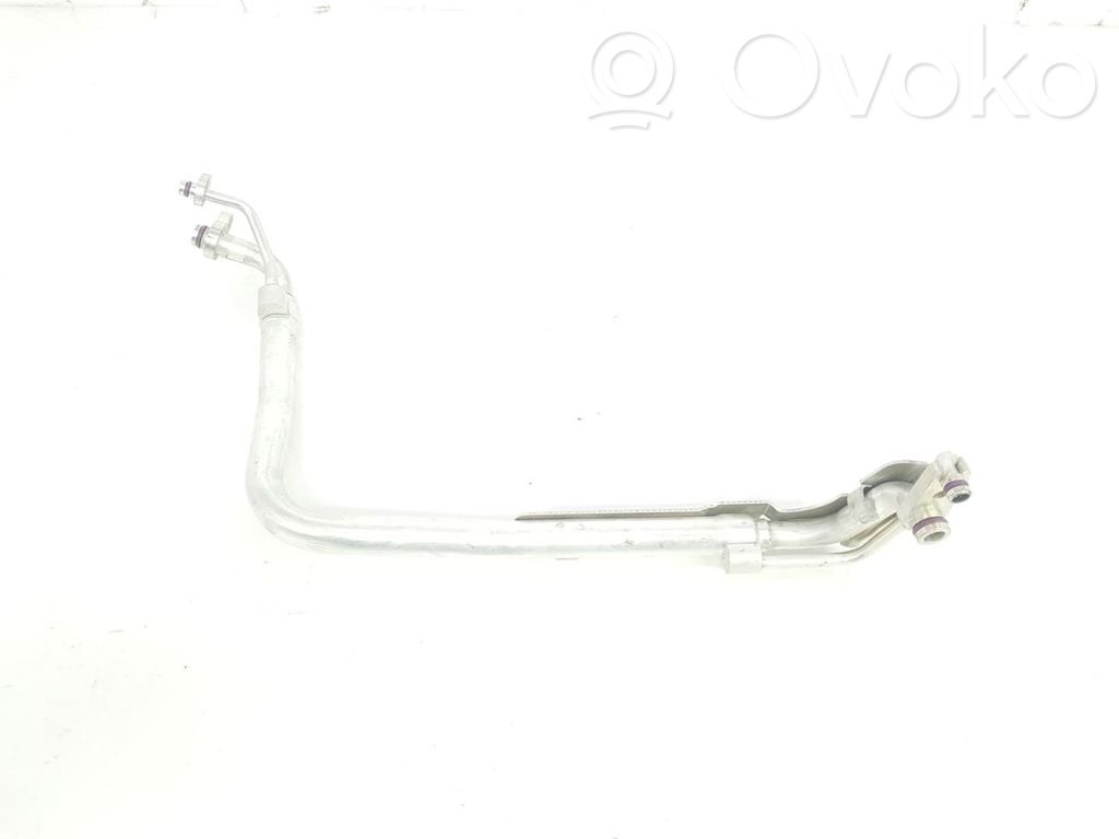 Ilmastointilaitteen putki (A/C)   5WB816738C,5WB816738C