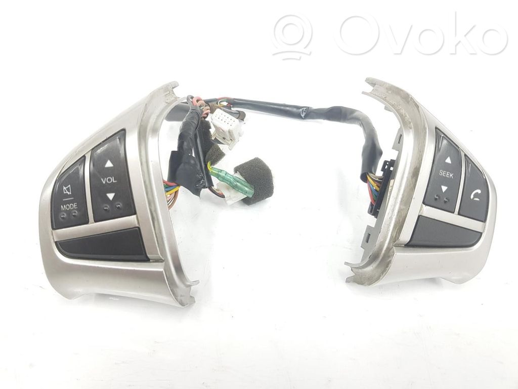 SsangYong Korando Boutons / interrupteurs volant 