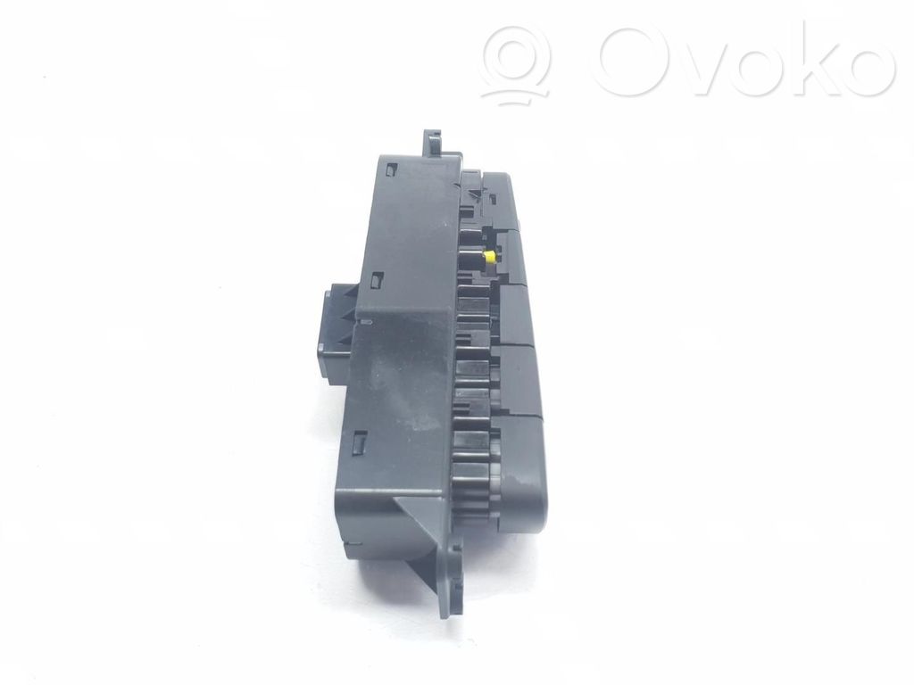 Hyundai i30 Otros interruptores/perillas/selectores 