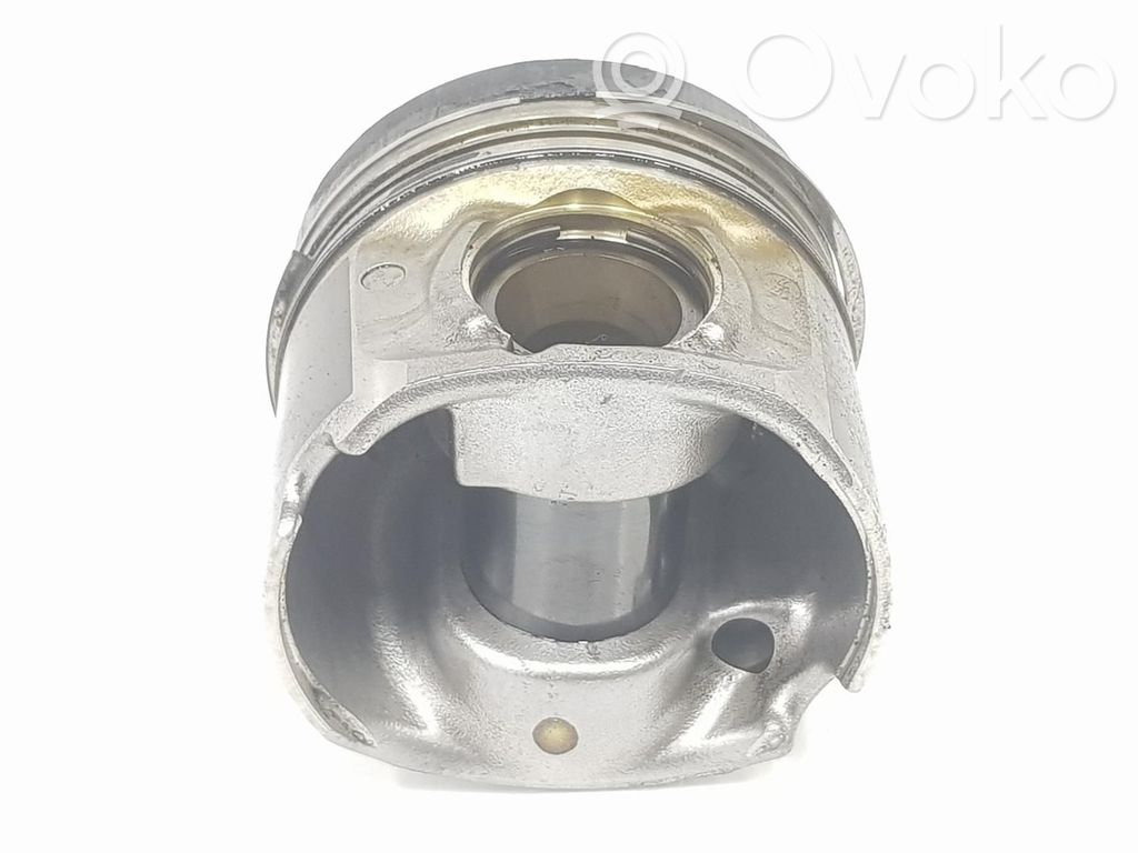BMW 5 F10 F11 Piston 