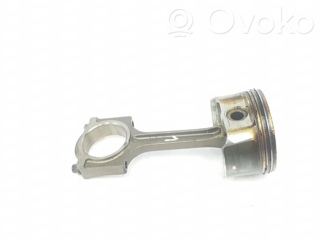 Ford Mondeo Mk III Поршень (поршни) 