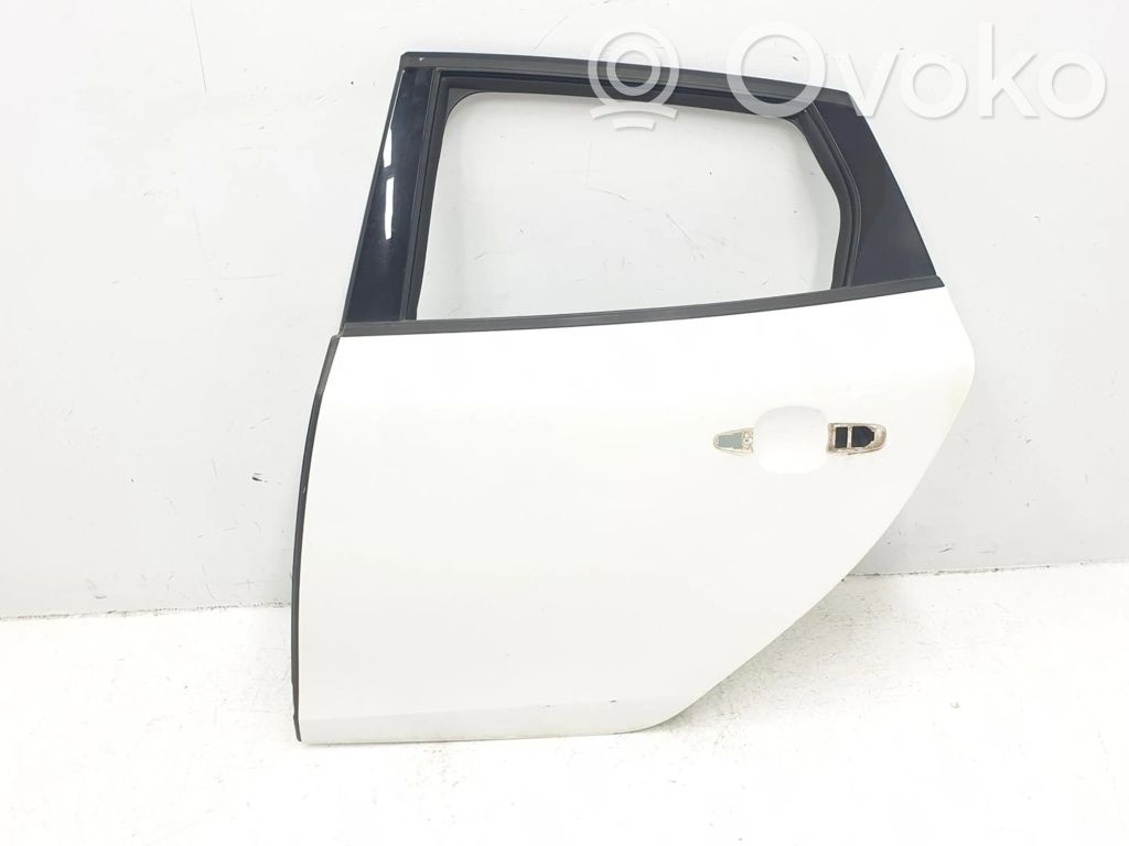 Volvo V40 Puerta trasera 