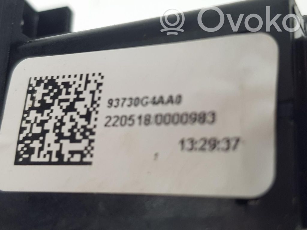 Hyundai i30 Przycisk świateł awaryjnych 