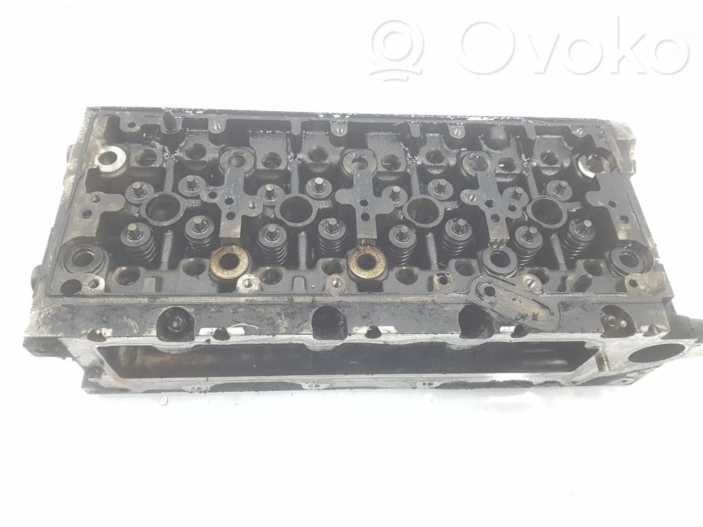 Volkswagen PASSAT B8 Engine head 