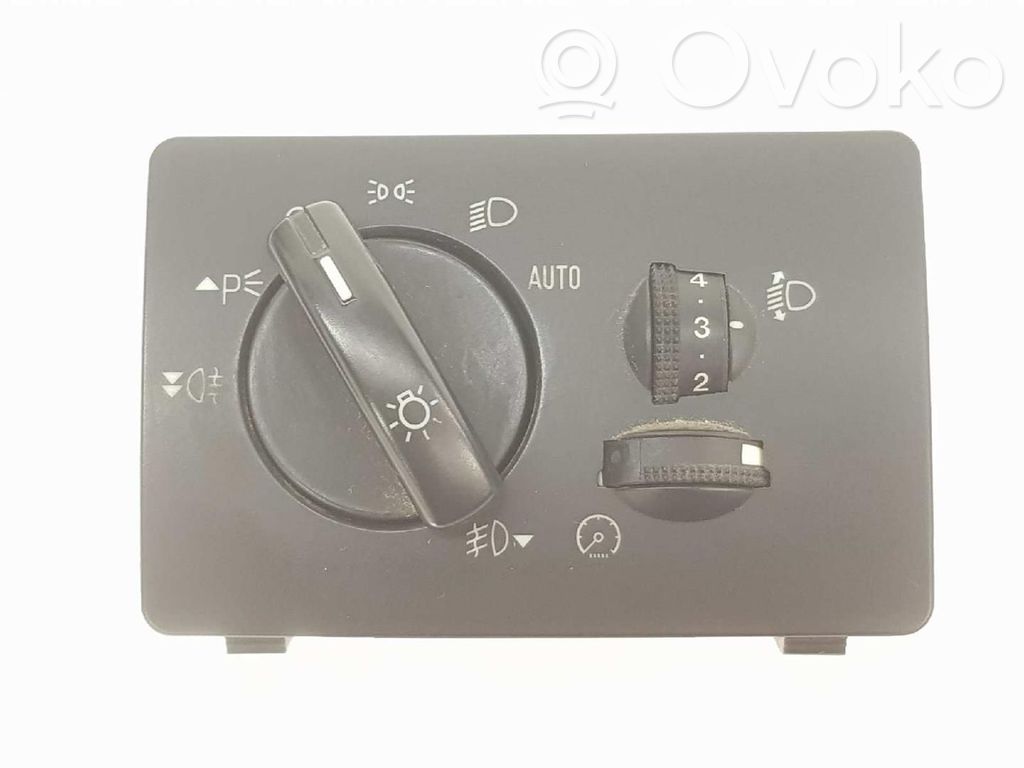 Interruptor de luz   1323821,4M5T13A024CA