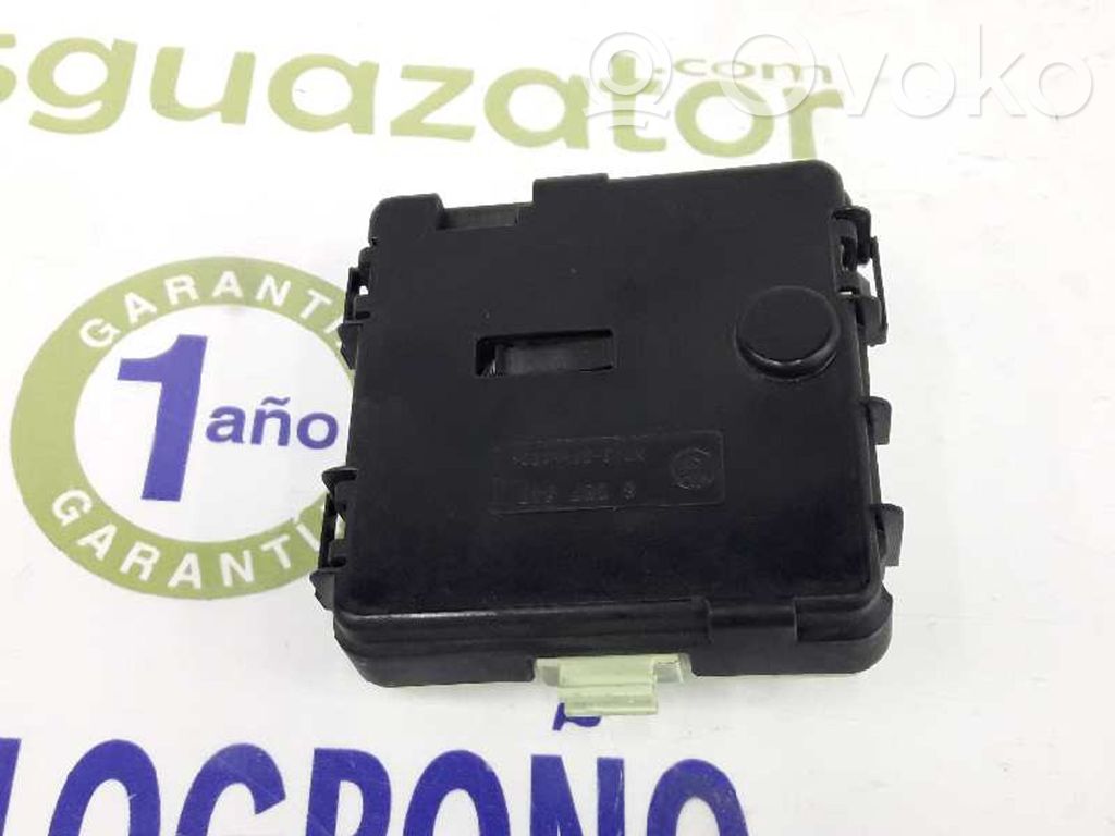 BMW X3 E83 Fuse module 