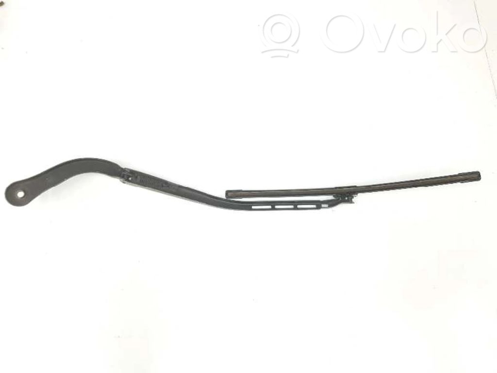 BMW 3 E90 E91 Front wiper blade arm 