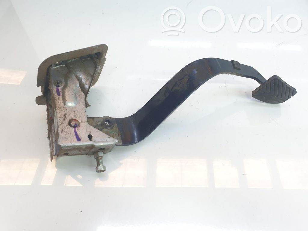 Mitsubishi L200 Pedal de embrague 