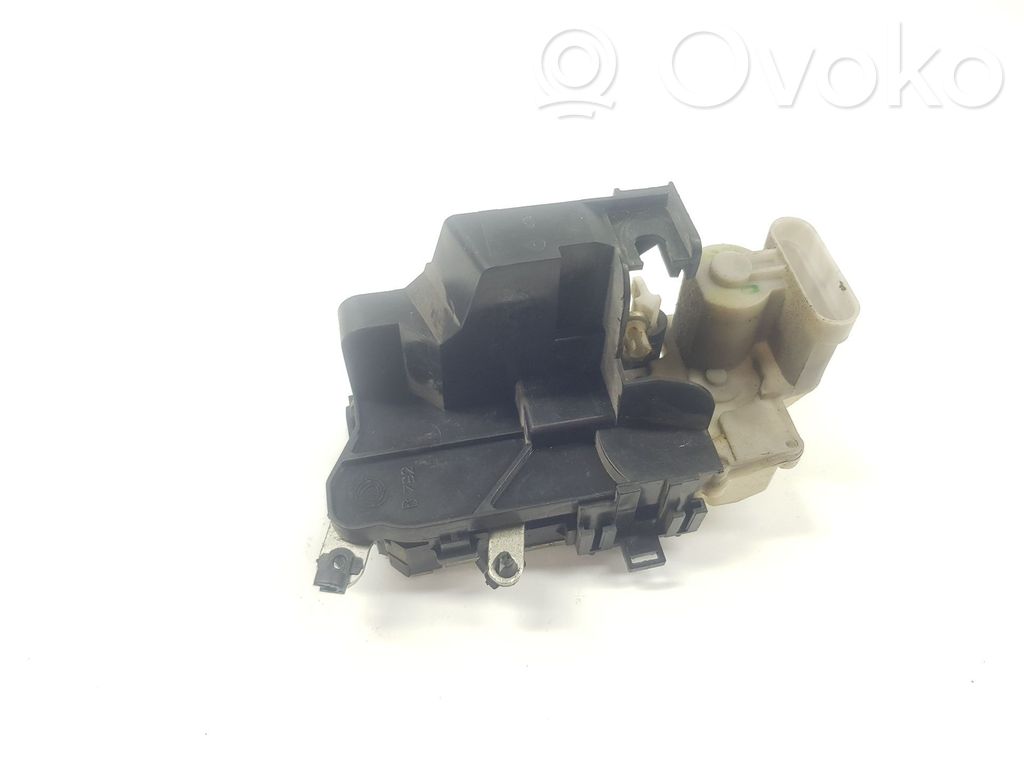 Fiat Doblo Zamek drzwi przednich 