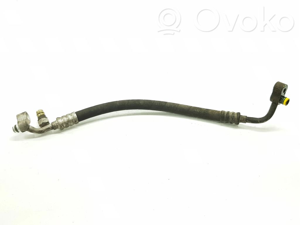 BMW 3 E46 Ilmastointilaitteen putki (A/C) 