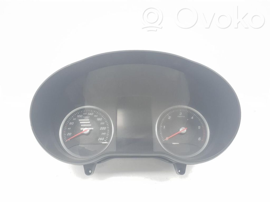 Mercedes-Benz C W205 Vitezometru (grup de instrumente)