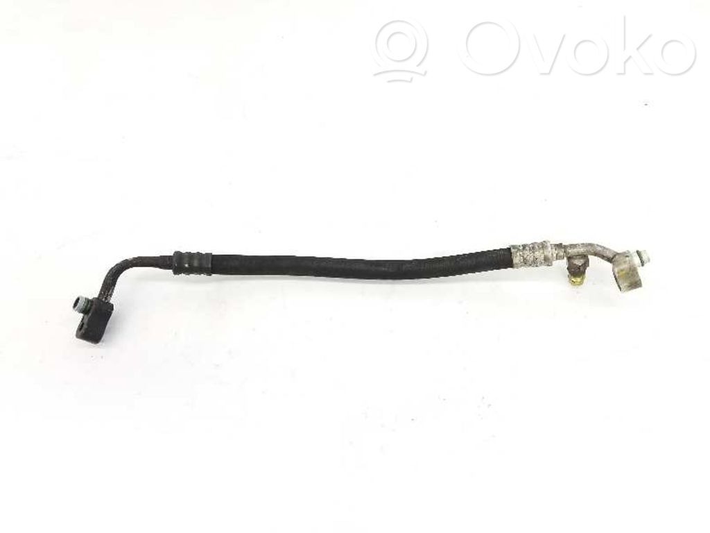 BMW 3 E46 Ilmastointilaitteen putki (A/C) 