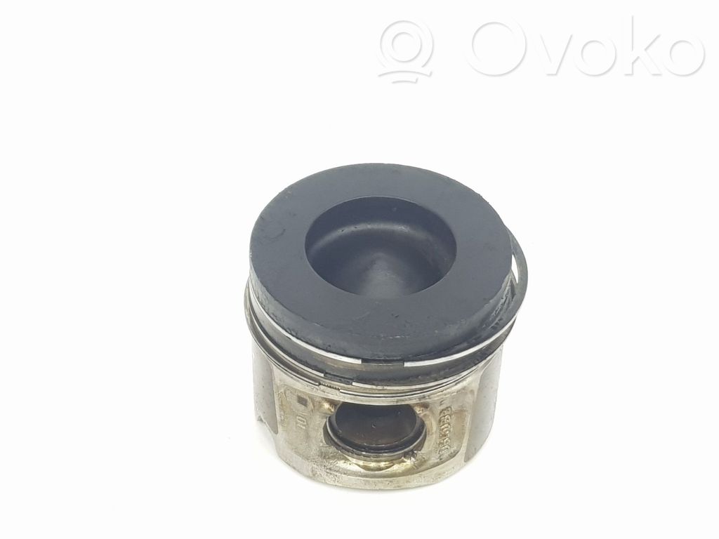 BMW X1 E84 Piston 