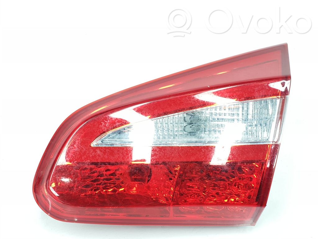 KIA Ceed Aizmugurējais lukturis pārsegā 