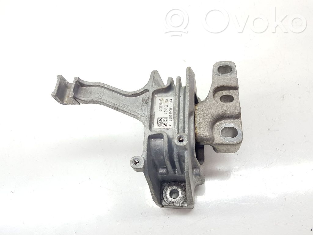 Seat Arona Engine mount bracket 