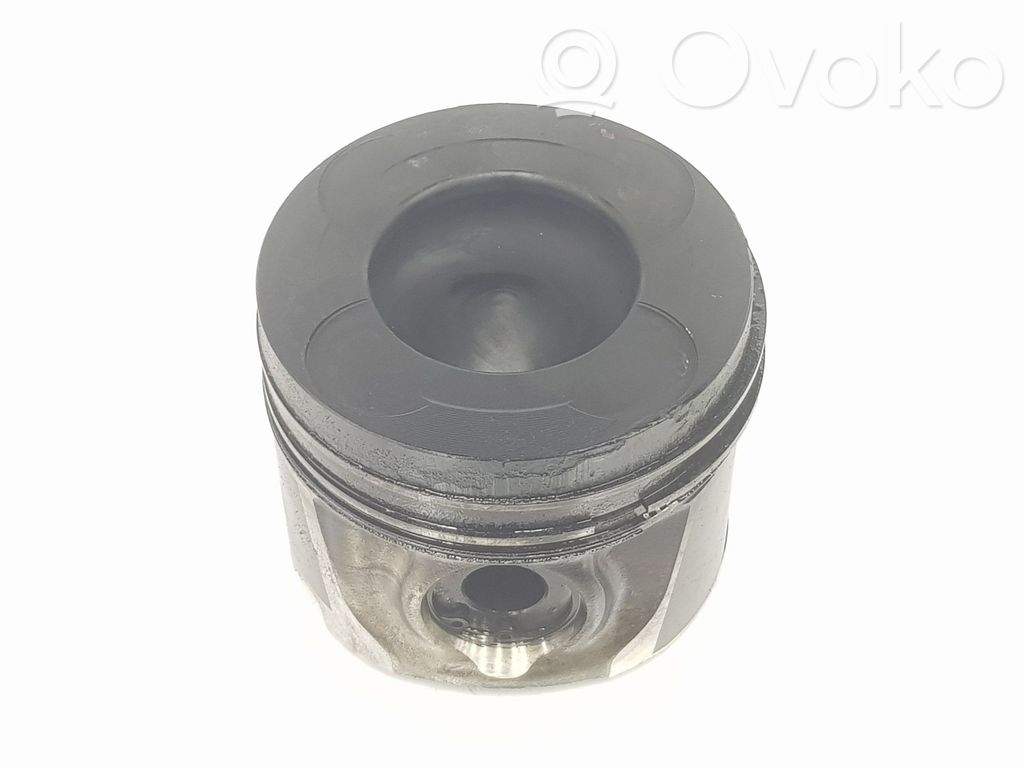 Nissan Pathfinder R51 Piston 