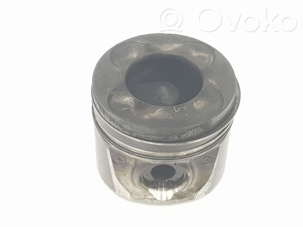 Nissan Pathfinder R51 Piston 